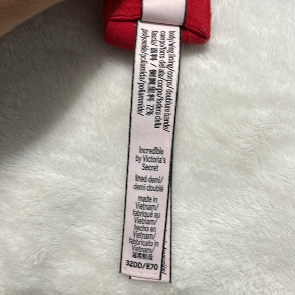 Victoria’s Secret Bra - Picture 3 of 3